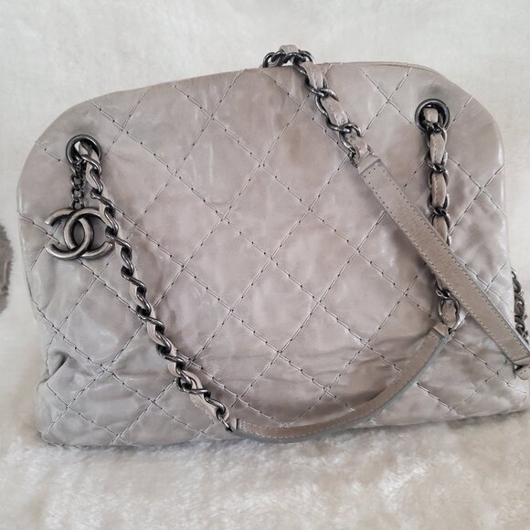 VINTAGE CHANEL Shoulder Bag, Light Gray Leather - Picture 1 of 16